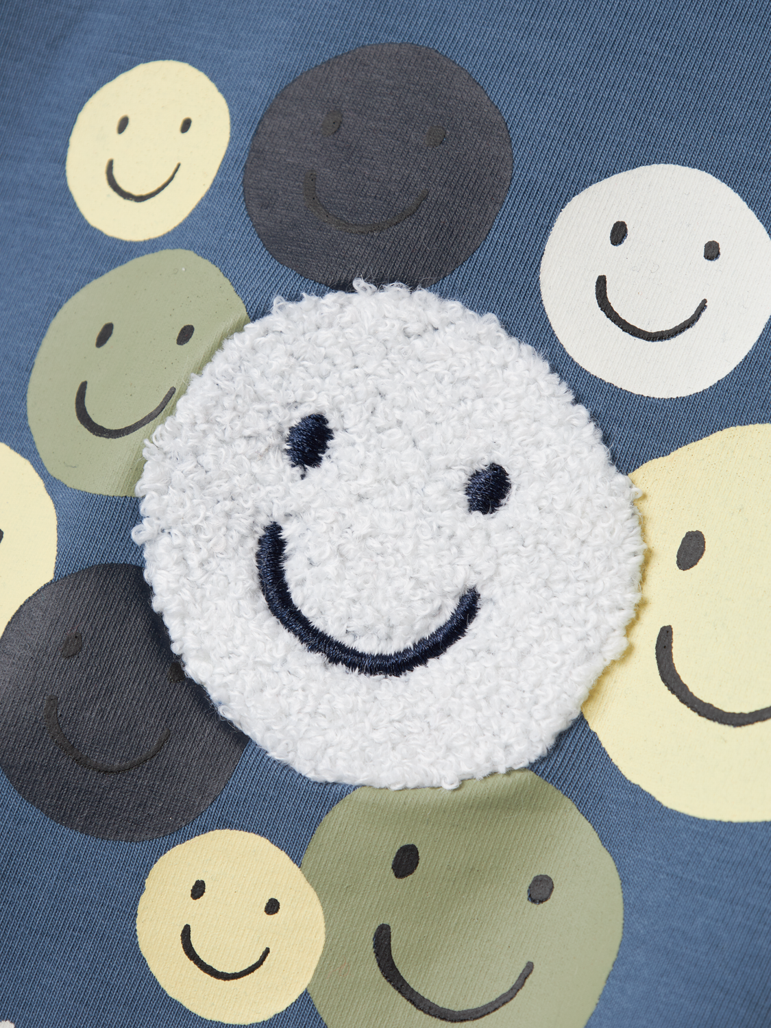 model_shot-front_full